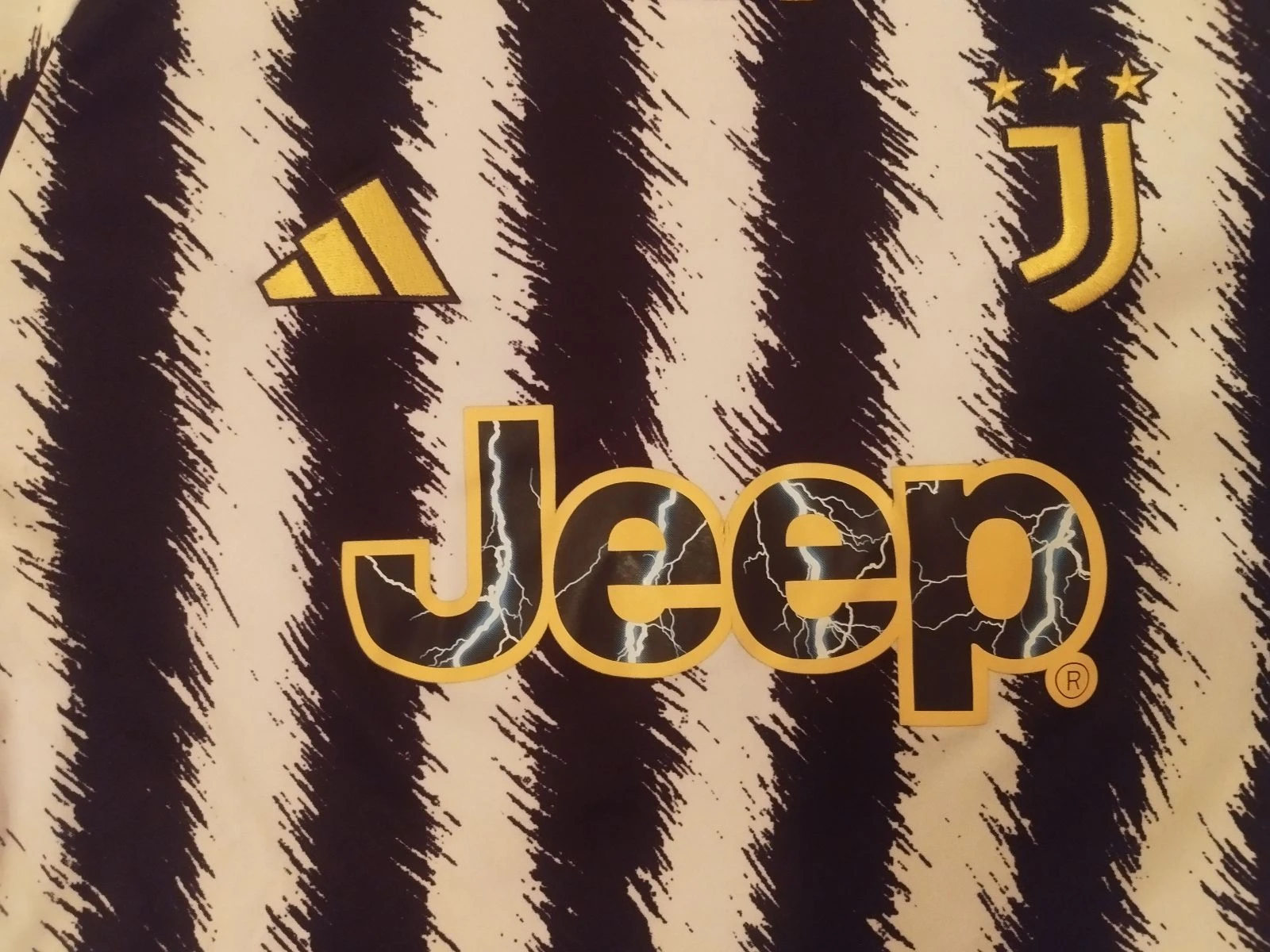 Juventus Adidas T-shirt 2023/24 – photo 3